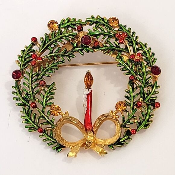 VTG Christmas Brooch Pin Wreath Candle Festive Red Green Gold Tone Rhinestones - Picture 1 of 6